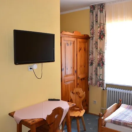 Landgasthof Zur Quelle Guest house Seeshaupt